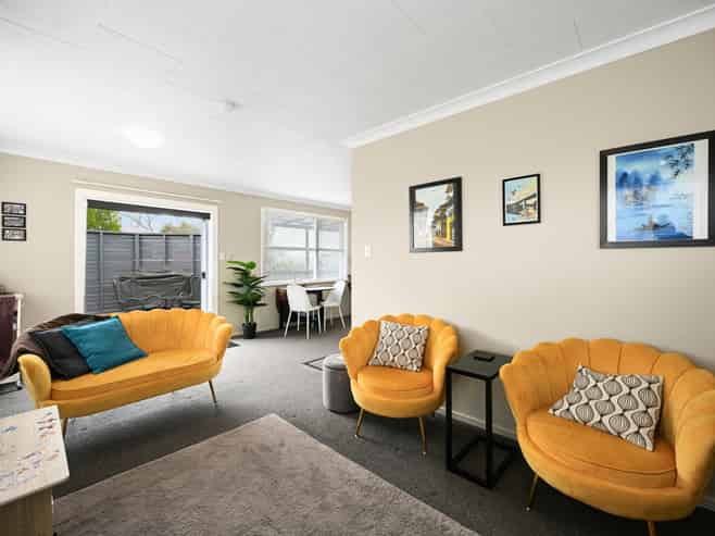 24 Garden Heights Avenue, Glenview