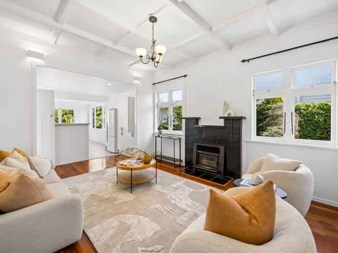 16 Locarno Avenue, Sandringham