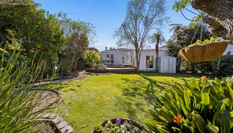 16 Locarno Avenue, Sandringham