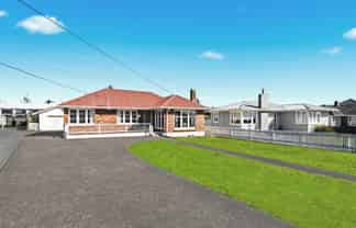 6 Vera Road, Te Atatu South