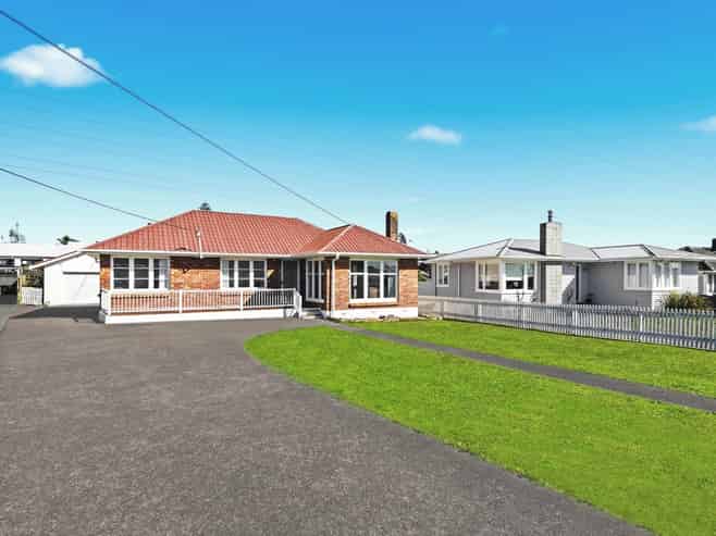 6 Vera Road, Te Atatu South