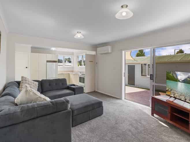 2/118 Gillies Avenue, Taupo