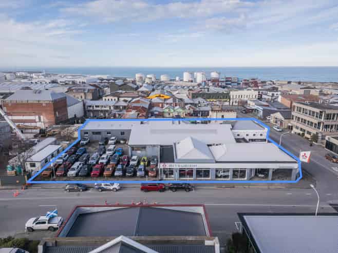 Vendor instructs sale - As is, where is' 3,025 sqm