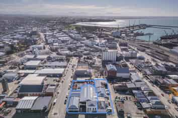 Vendor instructs sale - As is, where is' 3,025 sqm