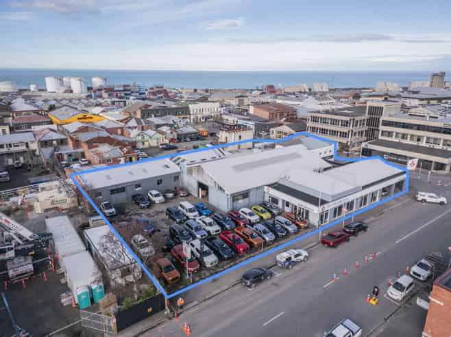 Vendor instructs sale - As is, where is' 3,025 sqm