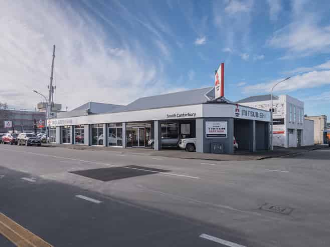 Vendor instructs sale - As is, where is' 3,025 sqm