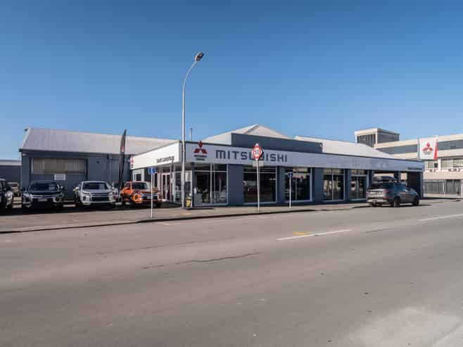 Vendor instructs sale - As is, where is' 3,025 sqm