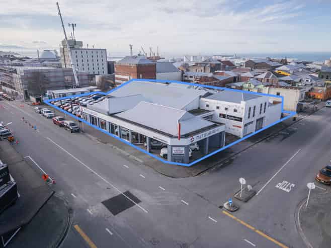 Vendor instructs sale - As is, where is' 3,025 sqm