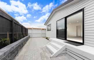 2B Saffron Street, Birkdale