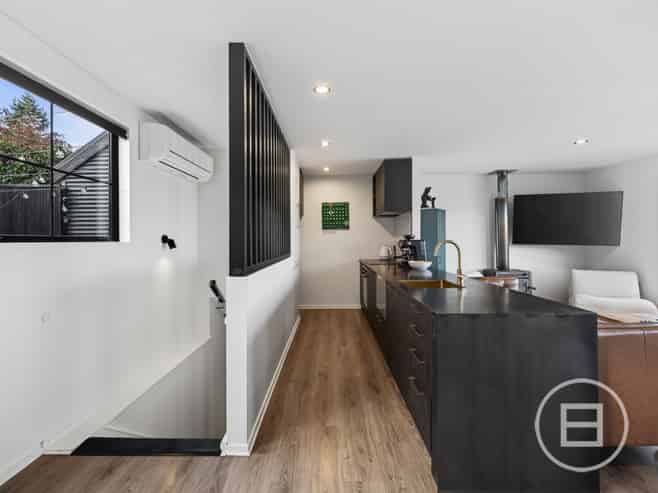 19 Stone Ridge Place, QUEENSTOWN HILL
