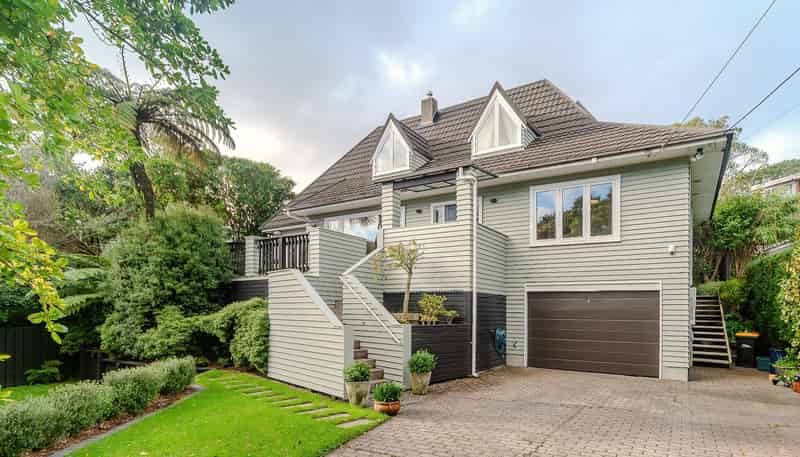 25 Nicholson Road, Khandallah