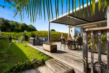 33 Kaipuke Crescent, Gulf Harbour