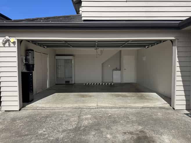41 Kerrykeel Drive, Flat Bush