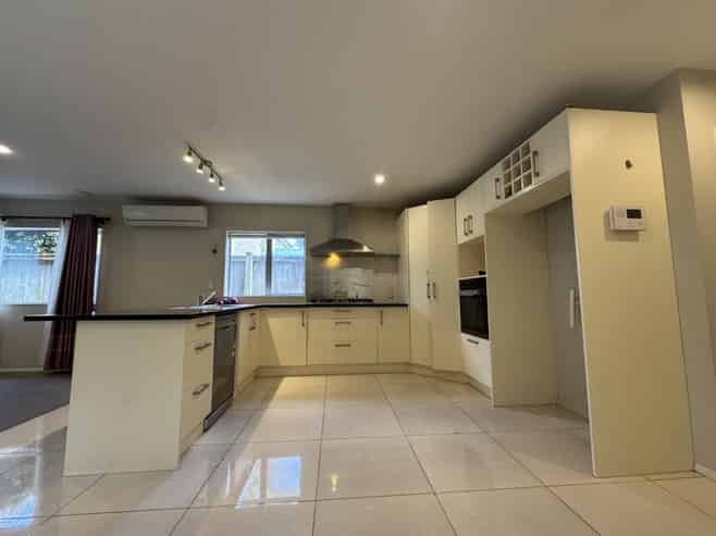 41 Kerrykeel Drive, Flat Bush