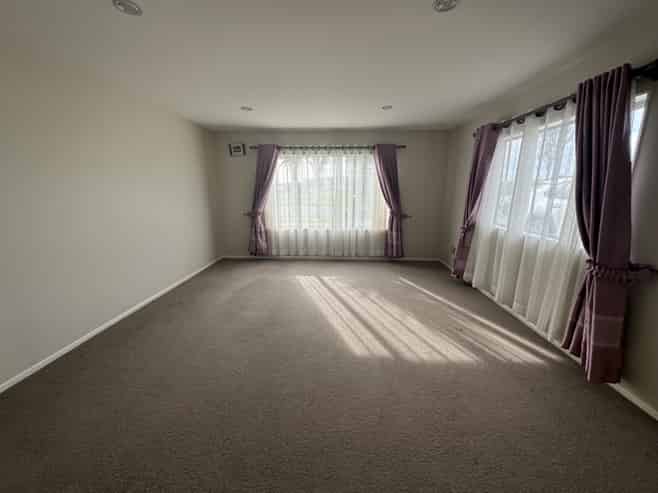 41 Kerrykeel Drive, Flat Bush