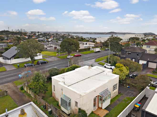 1/1 Tokomaru Street, Orakei