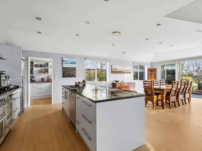 7 Beckside Close, Matangi