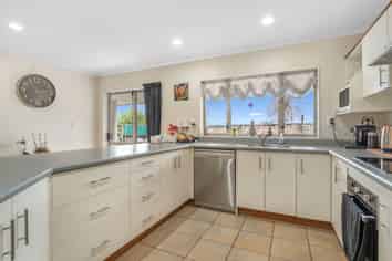 73C Thomas Crescent, Western Heights