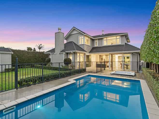 4 Ferryhill Road, Epsom