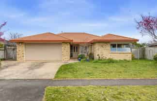 74 Guildford Drive, Paraparaumu