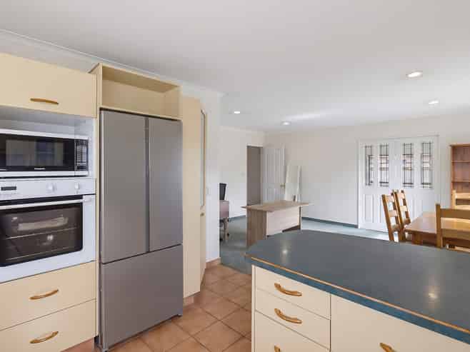 74 Guildford Drive, Paraparaumu