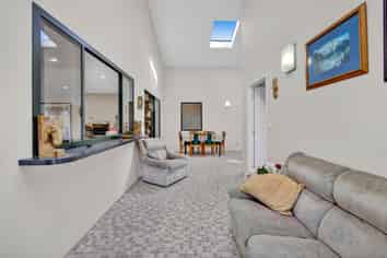 2 Heaphy Road, Opunake
