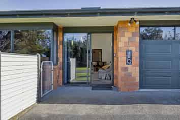 2 Heaphy Road, Opunake