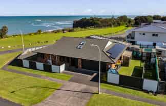 2 Heaphy Road, Opunake