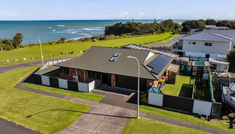 2 Heaphy Road, Opunake