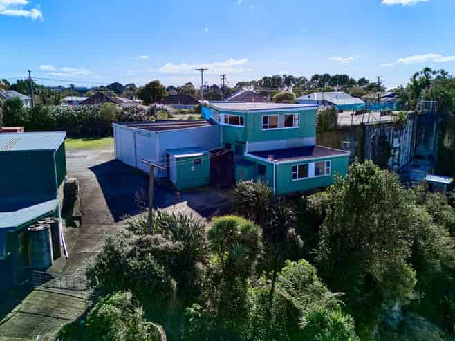 Large Multi-Faceted Fitzroy Industrial