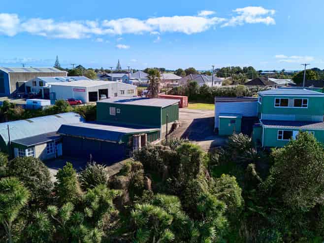 Large Multi-Faceted Fitzroy Industrial