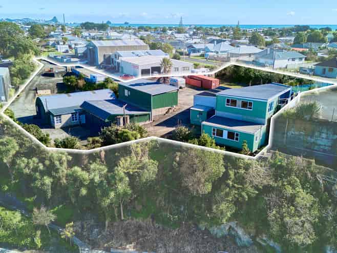 Large Multi-Faceted Fitzroy Industrial