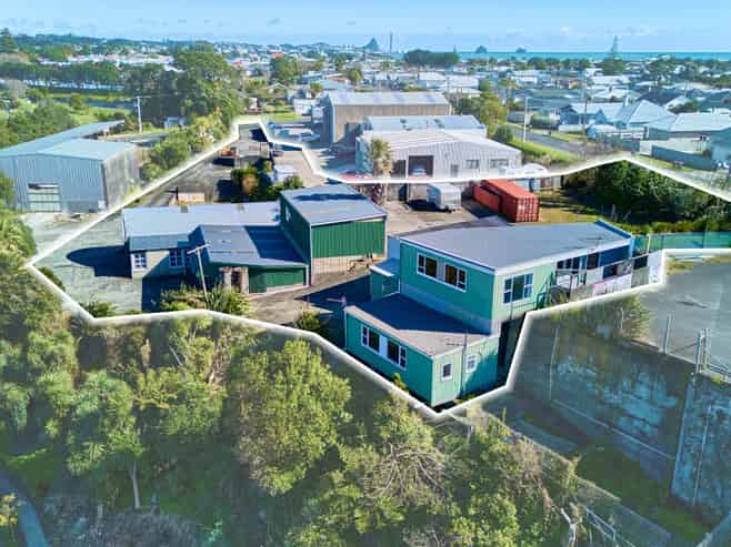 Large Multi-Faceted Fitzroy Industrial