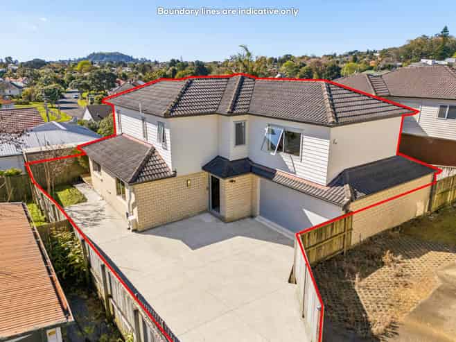 16A Keystone Avenue, Three Kings