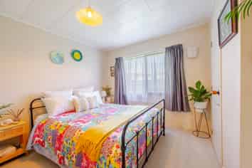 2/601B Oak Road, Akina