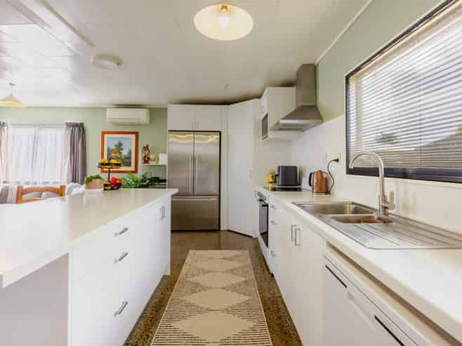 2/601B Oak Road, Akina