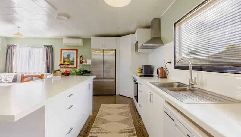 2/601B Oak Road, Akina