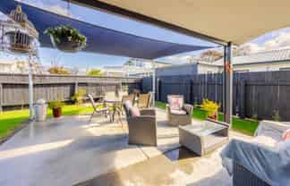 2/601B Oak Road, Akina