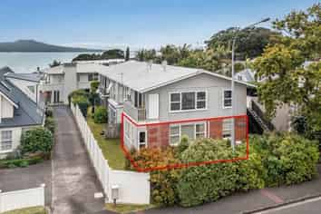 1/221 Hurstmere Road, Takapuna