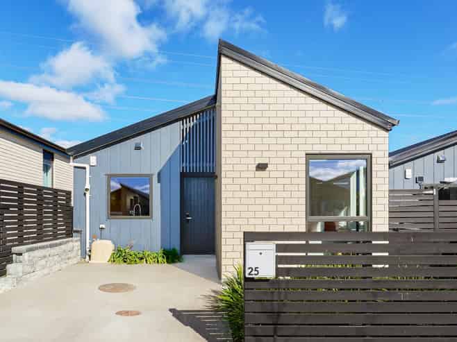 25 Paretao Street, Massey