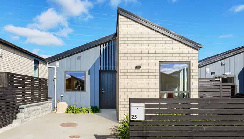 25 Paretao Street, Massey