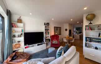 9/4 Glen Atkinson Street, St Heliers