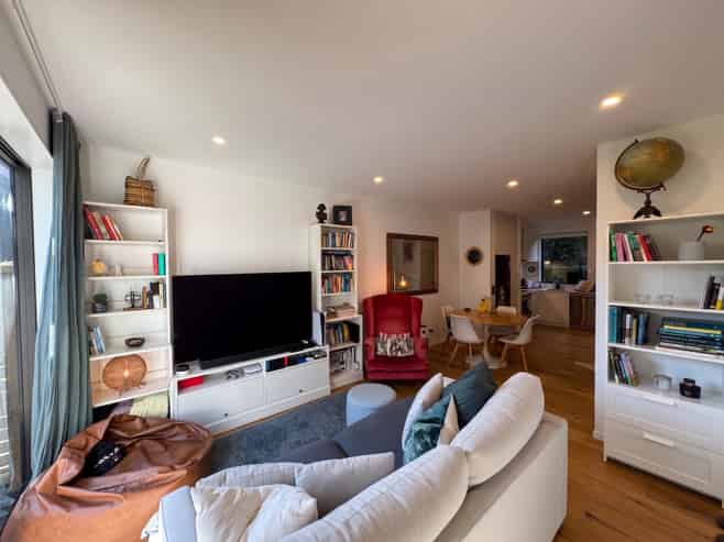 9/4 Glen Atkinson Street, St Heliers