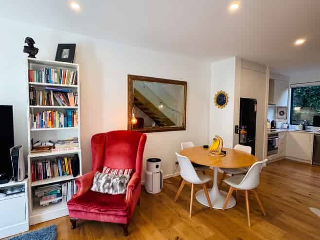 9/4 Glen Atkinson Street, St Heliers