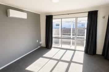 24a Willow Avenue, Stoke
