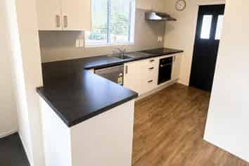 24a Willow Avenue, Stoke