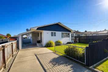 24a Willow Avenue, Stoke