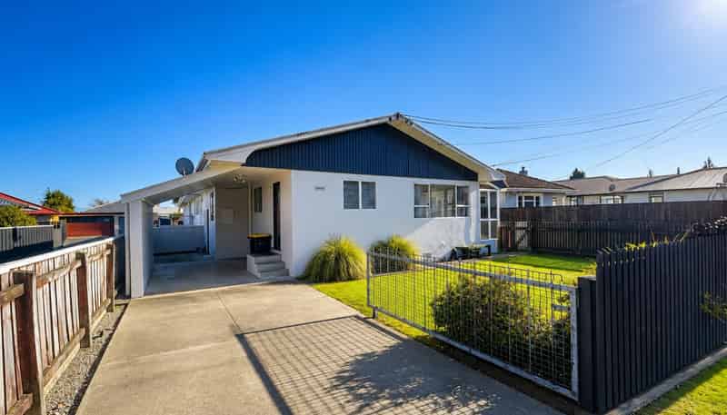 24a Willow Avenue, Stoke