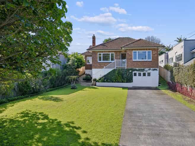 12 Wairoa Road, Devonport