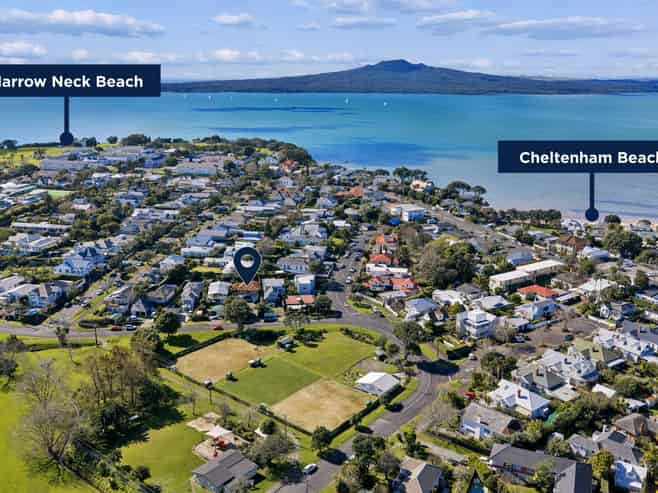 12 Wairoa Road, Devonport